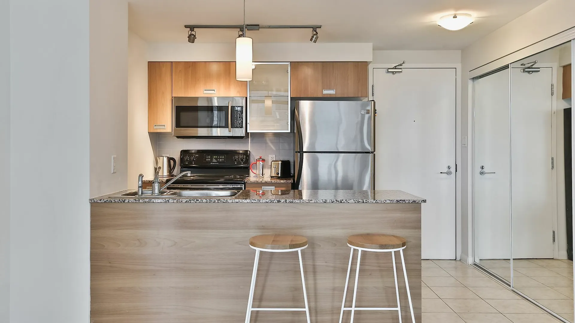 טורונטו Quickstay - Luxury Sub-Penthouse On Bay St. מלון